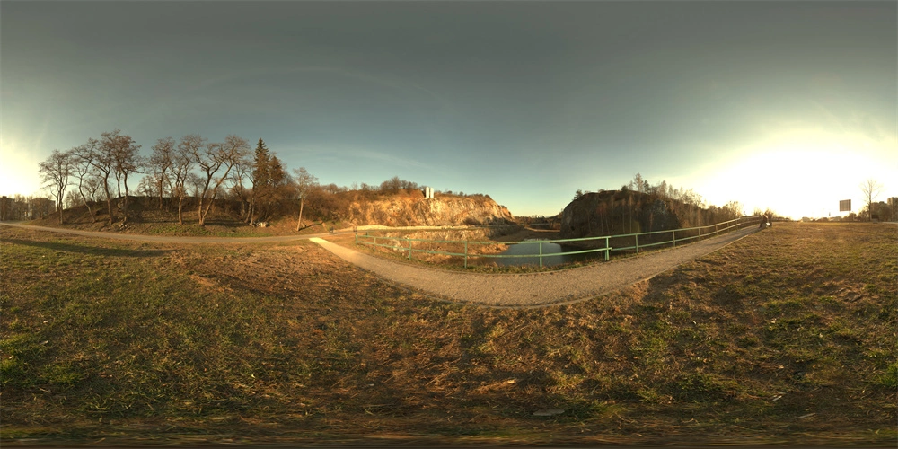 日落时分的公园全景360度HDR图像